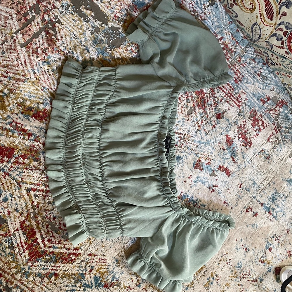 Puff sleeve top